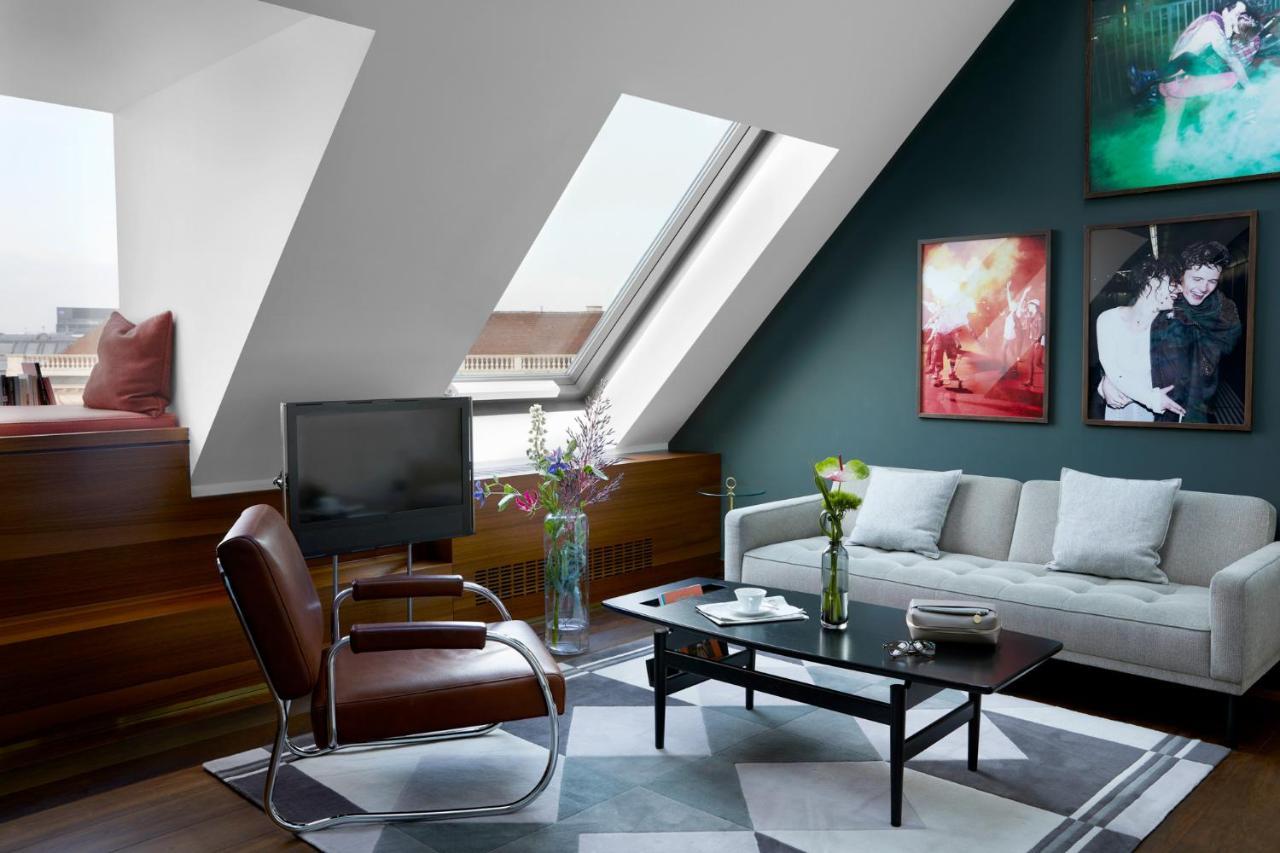 The Guesthouse Wien Eksteriør billede A room with a skylight