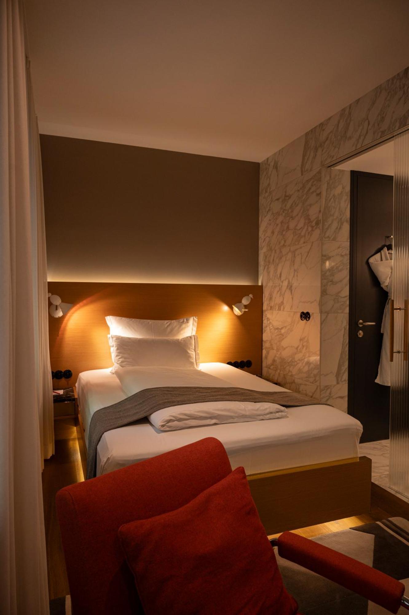 The Guesthouse Wien Eksteriør billede A bedroom at the hotel